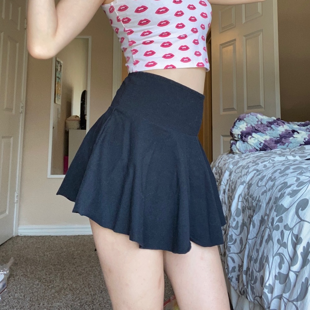 black skater girl skirt from american apparel